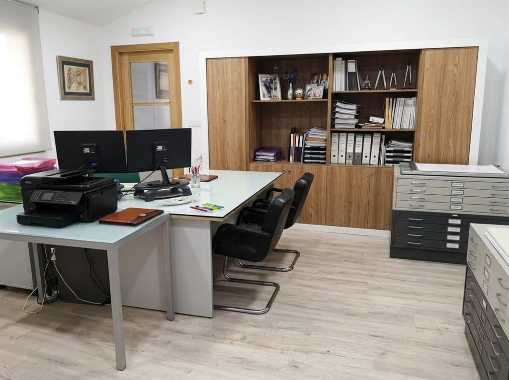Empresa de ingeniería en Noia que trabaja para empresas y particulares